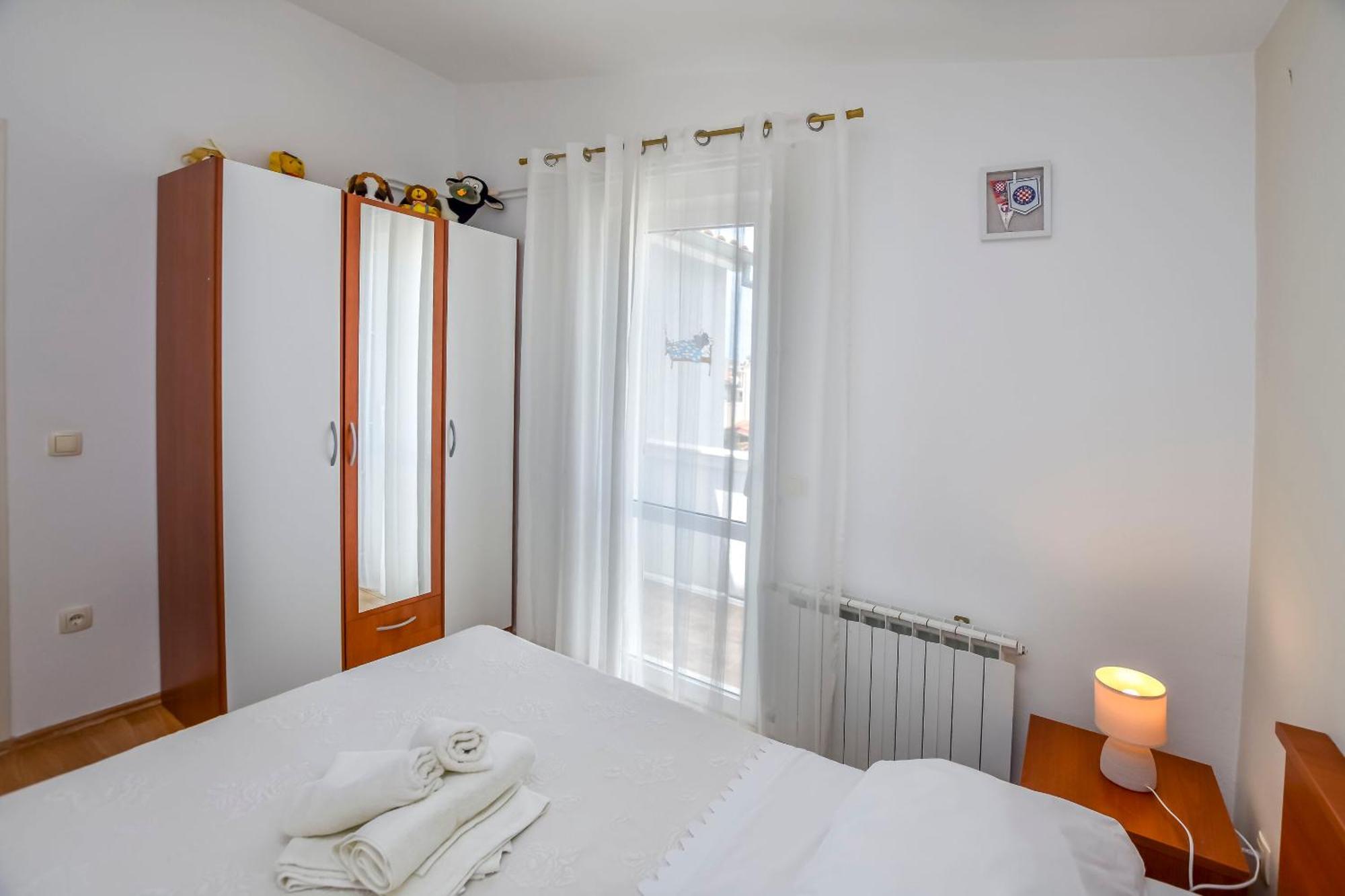 Apartments Jasna Примоштен Екстер'єр фото