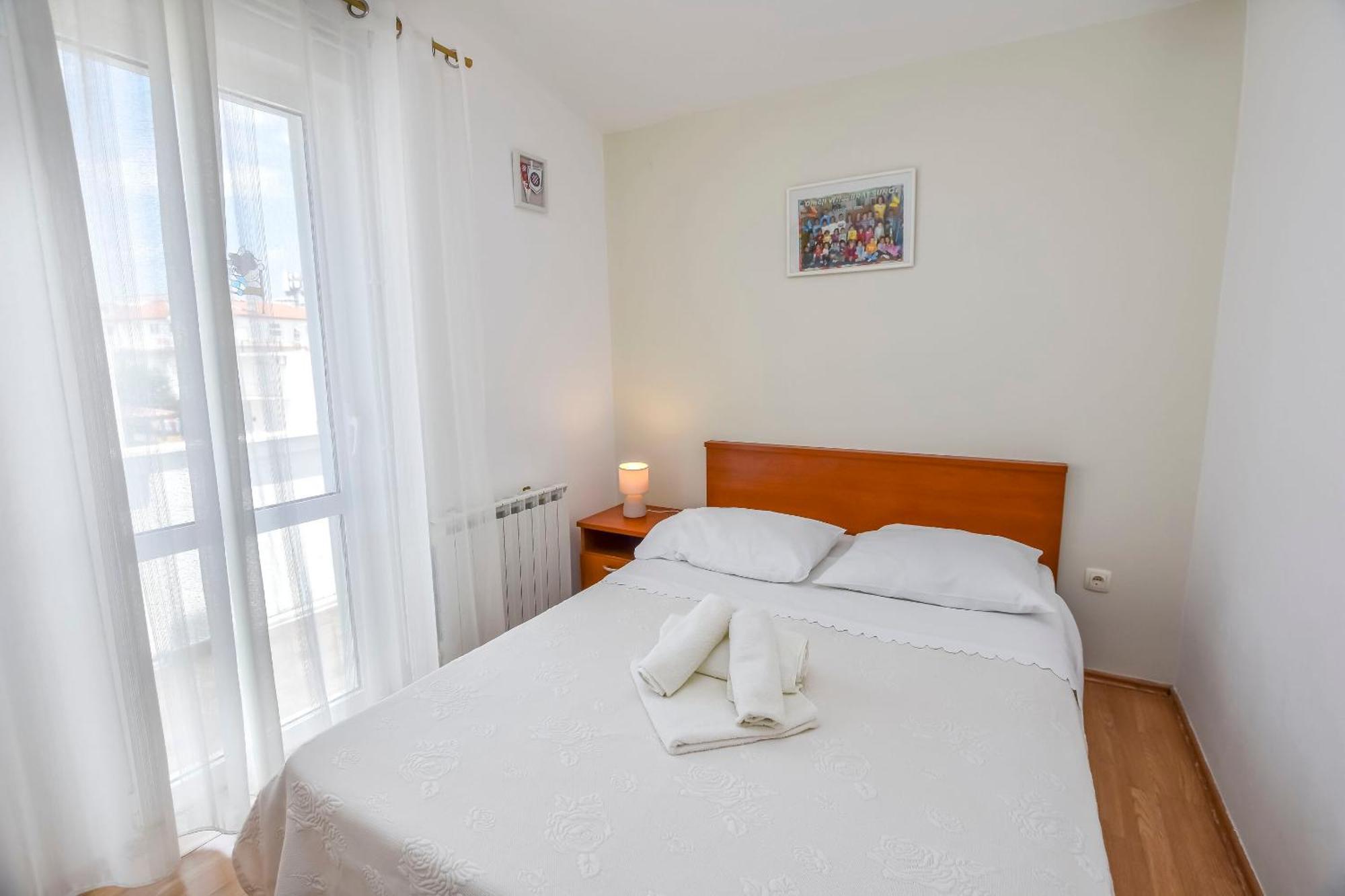 Apartments Jasna Примоштен Екстер'єр фото
